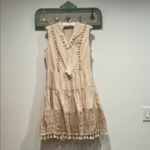 Cupshe Women's Beige Sleeveless Pom-Pom & Tassel Mini Beach Dress medium new
